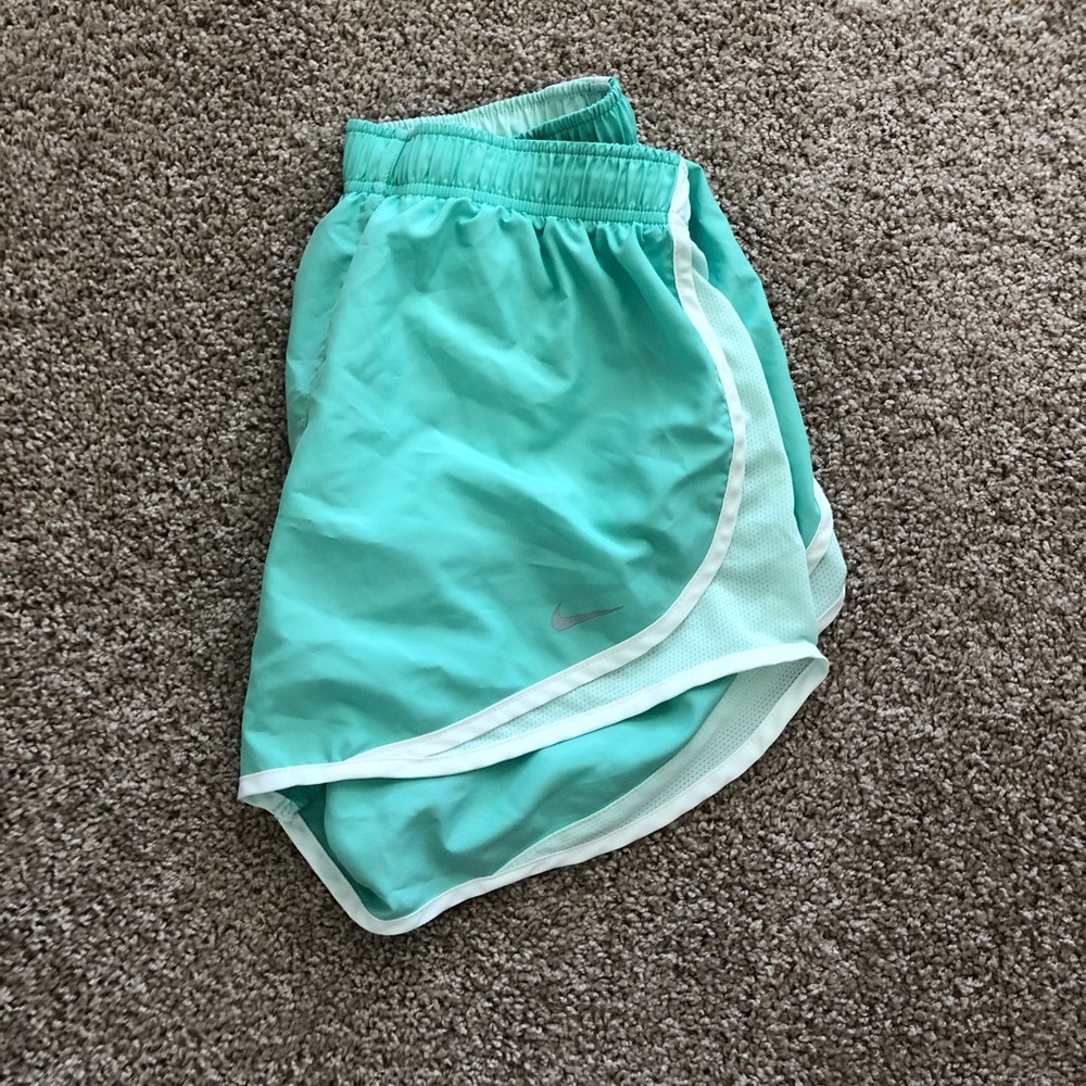 Nike Women’s 3” Dry Tempo Running Shorts - M